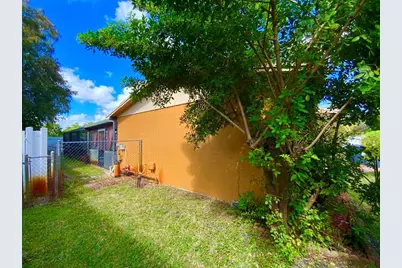 406 SW 80th Ter, North Lauderdale, FL 33068 - Photo 6