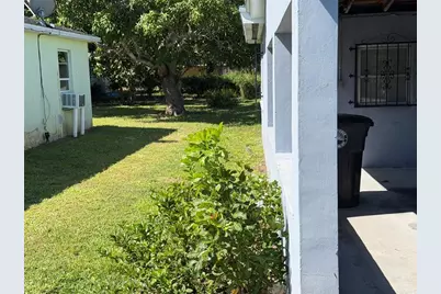 703 N 17th St, Fort Pierce, FL 34950 - Photo 2