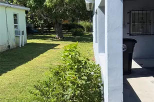 703 N 17th St, Fort Pierce, FL 34950 - Photo 2