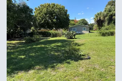 703 N 17th St, Fort Pierce, FL 34950 - Photo 4