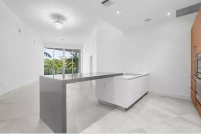 701 N Fort Lauderdale Beach Blvd, Unit #214, Fort Lauderdale, FL 33304 - Photo 4