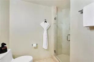 18001 Collins Ave, North Miami Beach, FL 33160 - Photo 26