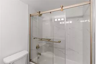 300 Diplomat Pkwy, Hallandale Beach, FL 33009 - Photo 18