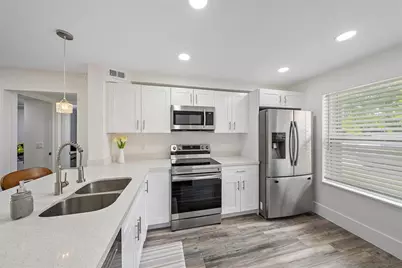 6928  Briarlake, Unit #102, Palm Beach Gardens, FL 33418 - Photo 2