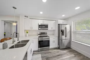 6928 Briarlake Unit, Palm Beach Gardens, FL 33418 - Photo 2