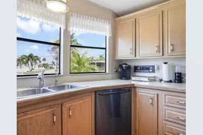 8560 SW 20th St, Davie, FL 33324 - Photo 22