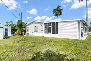 8560 SW 20th St, Davie, FL 33324 - Photo 14