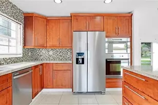 8241 SW 3rd Ct, North Lauderdale, FL 33068 - Photo 4