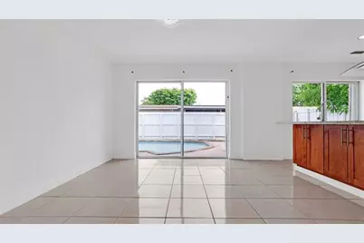 8241 SW 3rd Ct, North Lauderdale, FL 33068 - Photo 20