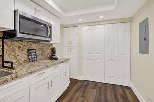 721 E Coco Plum Cir, Plantation, FL 33324 - Photo 10