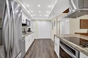 721 E Coco Plum Cir, Plantation, FL 33324 - Photo 8