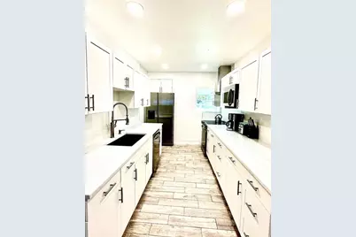 1742 NE 7th St, Fort Lauderdale, FL 33304 - Photo 4