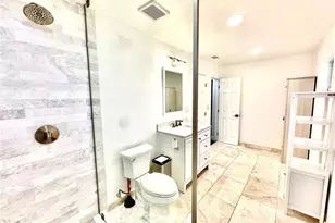 1742 NE 7th St, Fort Lauderdale, FL 33304 - Photo 12