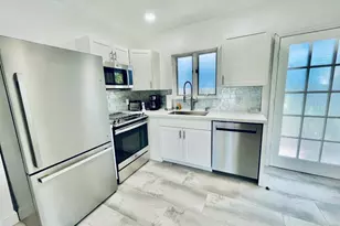 1742 NE 7th St, Fort Lauderdale, FL 33304 - Photo 24