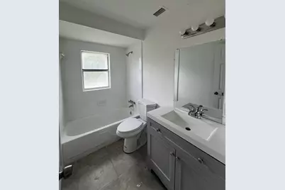 308  Essex Dr, Fort Pierce, FL 34946 - Photo 12