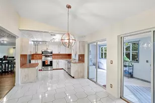 5372 Pine Cir, Coral Springs, FL 33067 - Photo 8