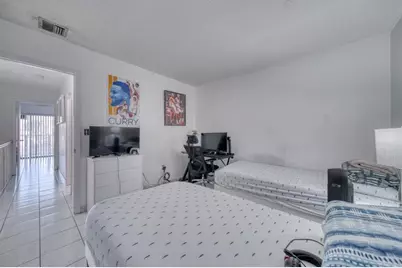 2612 W 54th Pl, Unit #Unit 204, Hialeah, FL 33016 - Photo 16