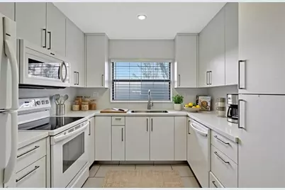 9861  Sunrise Lakes Blvd, Unit #303, Sunrise, FL 33322 - Photo 4