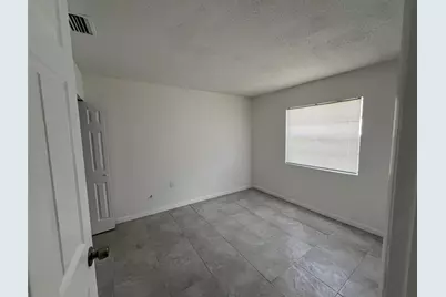 308  Essex Dr, Fort Pierce, FL 34946 - Photo 6