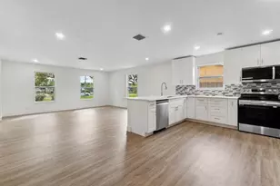 4679 Dolphin Dr, Lake Worth, FL 33463 - Photo 4