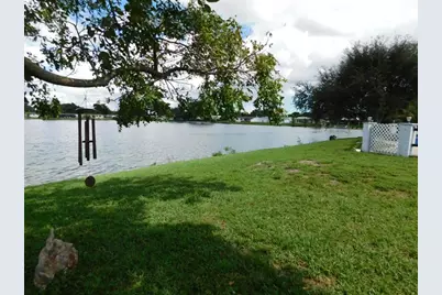 8671 NW 19th St, Pembroke Pines, FL 33024 - Photo 40