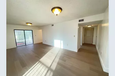 1470 W 41st St, Unit #201, Hialeah, FL 33012 - Photo 8