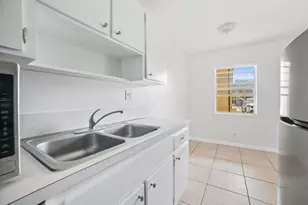 461 Sunshine Dr, Pompano Beach, FL 33066 - Photo 10