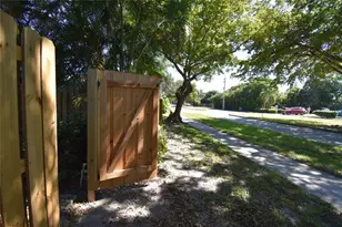 1713 NW 73rd Ave, Plantation, FL 33313 - Photo 26