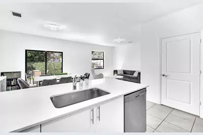 20308 NW 6th Pl, Miami Gardens, FL 33169 - Photo 8