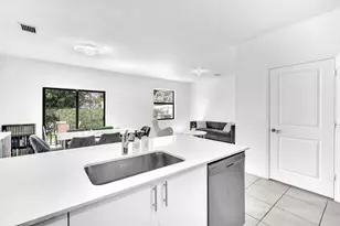 20308 NW 6th Pl, Miami Gardens, FL 33169 - Photo 8