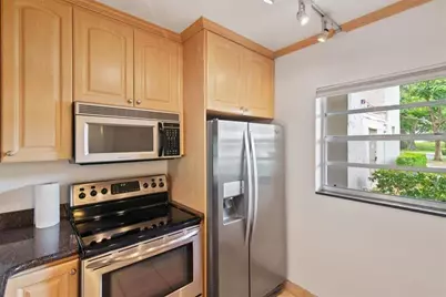 9470  Poinciana Pl, Unit #103, Davie, FL 33324 - Photo 12