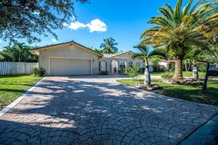 11200 NW 39th Ct, Coral Springs, FL 33065 - Photo 2