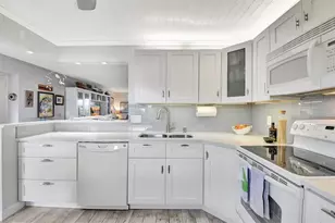 2615 NE 3rd Ct, Boynton Beach, FL 33435 - Photo 2