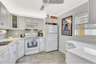 2615 NE 3rd Ct, Unit #301, Boynton Beach, FL 33435 - Photo 4