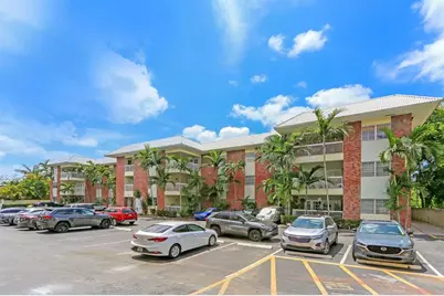 2424  17th, Unit #104, Fort Lauderdale, FL 33316 - Photo 2