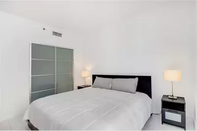 1050  Brickell Ave, Unit #3222, Miami, FL 33131 - Photo 6