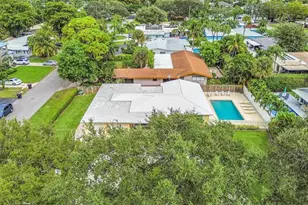 2021 NE 24th St, Lighthouse Point, FL 33064 - Photo 2