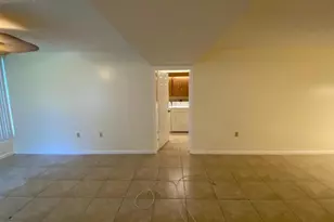 3626 Whitehall Dr, West Palm Beach, FL 33401 - Photo 10