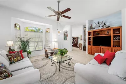 153  Kapok Cres, Royal Palm Beach, FL 33411 - Photo 4