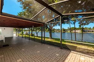 1940 NW 107th Ave, Pembroke Pines, FL 33026 - Photo 32