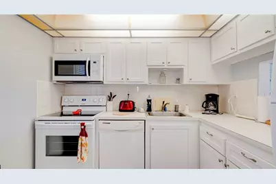 7787  Golf Circle Dr, Unit #105, Margate, FL 33063 - Photo 16