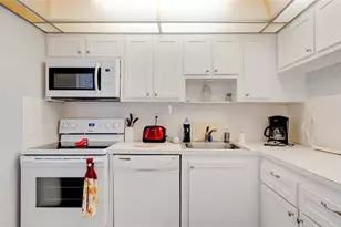 7787 Golf Cir Dr, Margate, FL 33063 - Photo 16