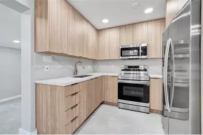 37 NE 26th St, Wilton Manors, FL 33305 - Photo 8