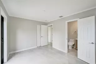 37 NE 26th St, Wilton Manors, FL 33305 - Photo 14