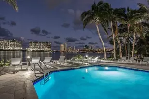 3215 NE 184th St, North Miami Beach, FL 33160 - Photo 18