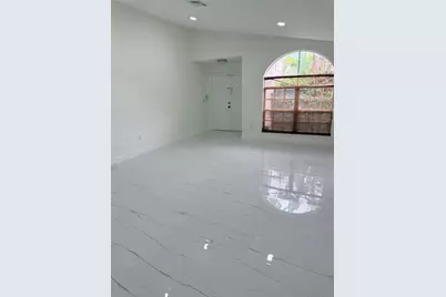 3380 NW 78th Ave, Margate, FL 33063 - Photo 8