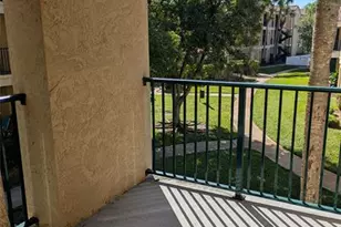 977 Riverside Dr, Coral Springs, FL 33071 - Photo 8