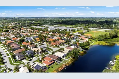 1941 NW 182nd Ter, Pembroke Pines, FL 33029 - Photo 34