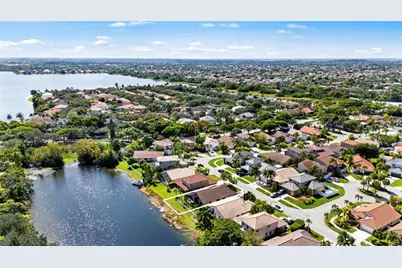 1941 NW 182nd Ter, Pembroke Pines, FL 33029 - Photo 38