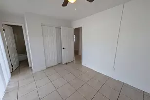 140 NW 40th St, Oakland Park, FL 33309 - Photo 6